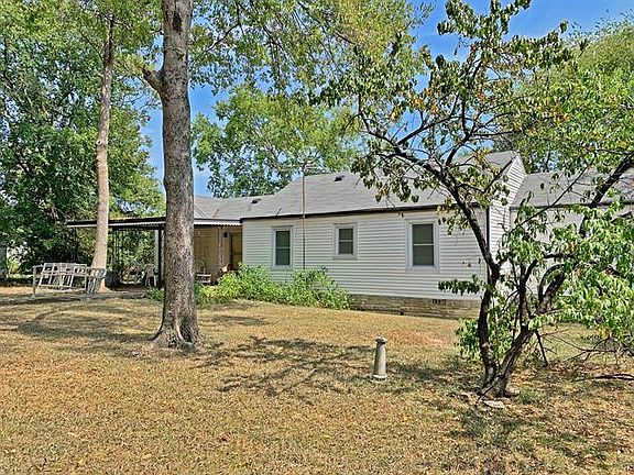 2nd image of 111 Larchmont Dr