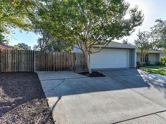 3rd image of 5236 Lincoln Villa Way