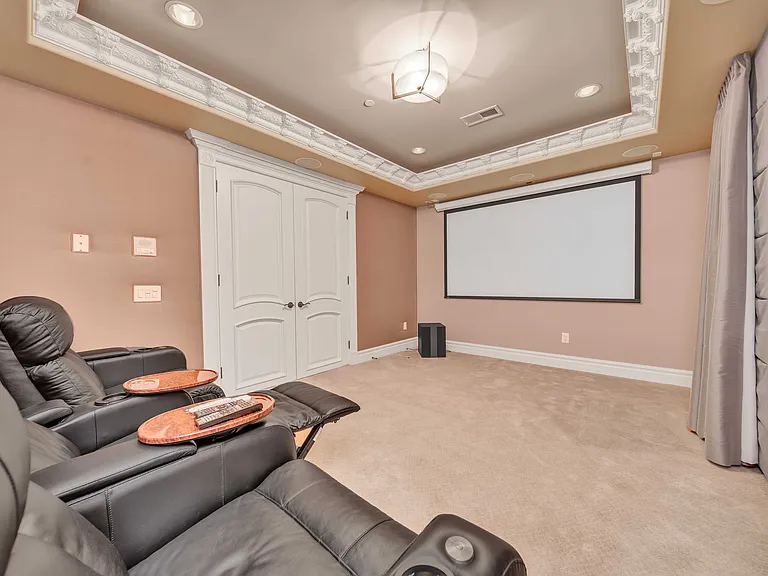 137 W Winnie Way — Photo 28