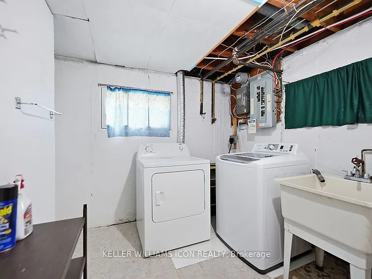 873 Woodroffe Ave — Photo 32