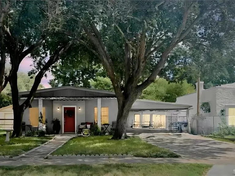 1212 W Maple Ave — Photo 1