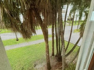 240 Galen Dr APT 201, Key Biscayne, FL 33149
