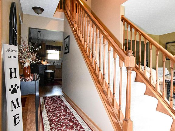 2nd image of 453 Oak Meadow Dr