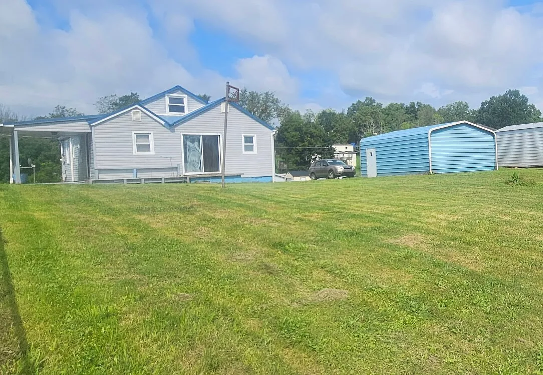 3 bed, 1500 sqft, $900 — Photo 2