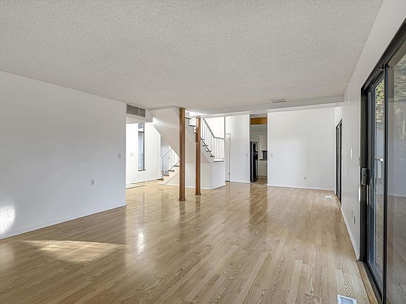 5th image of 328 Alta Vista Dr