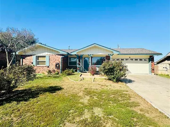 2710 NW Hilltop Dr, Lawton, OK 73507