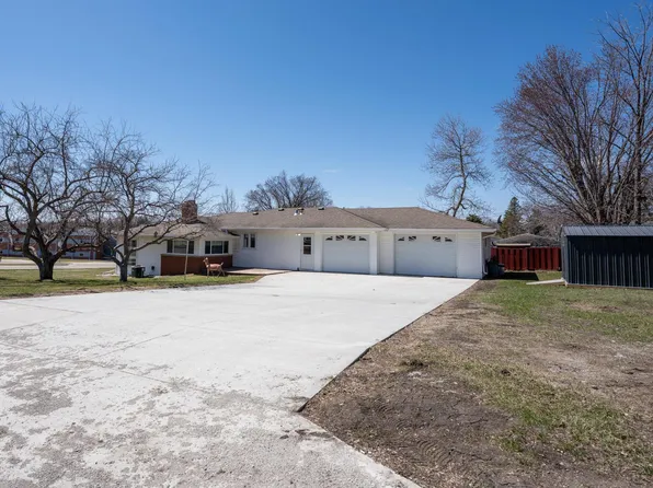 420 James St, Detroit Lakes, MN 56501