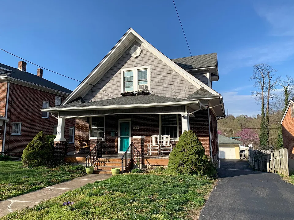 606 Arbutus Ave SE