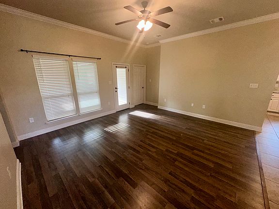 4th image of 32417 N Moss Dr