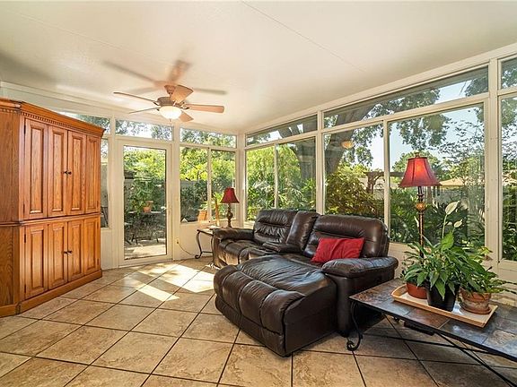 4th image of 2804 Buccaneer Dr