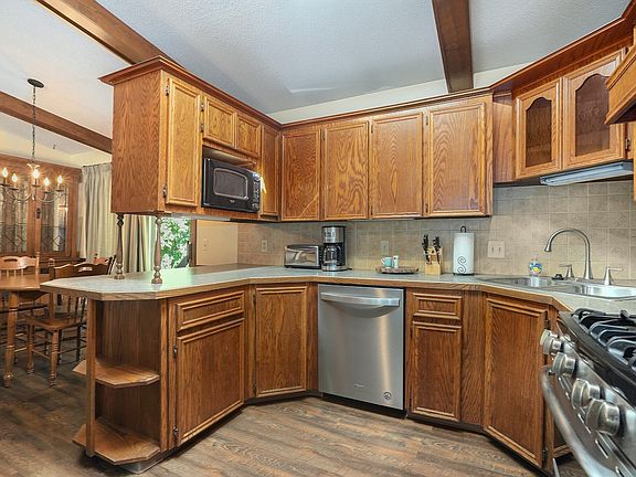 3rd image of 3165 Honeywood Dr SW