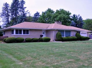 572 N Melrose Ave, Elgin, IL 60123