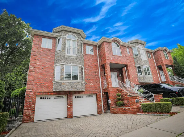 296 Forest Rd, Fort Lee, NJ 07024