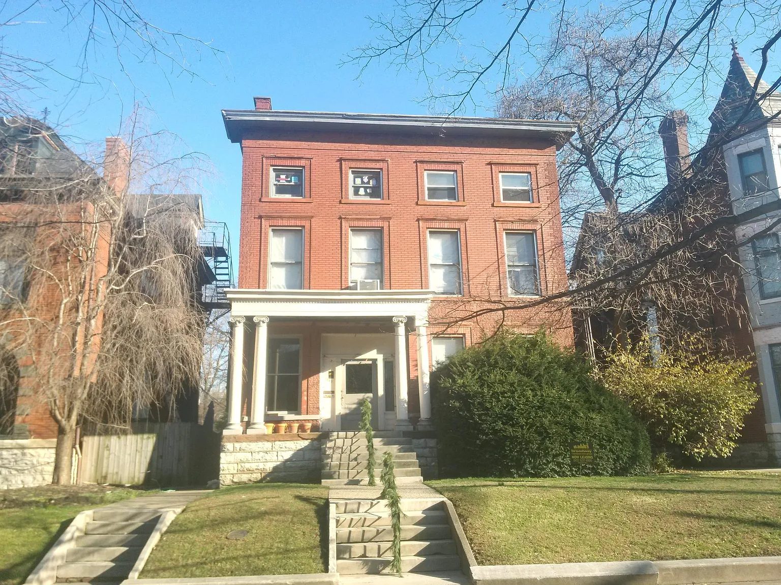 1 bed, $695 — Photo 1