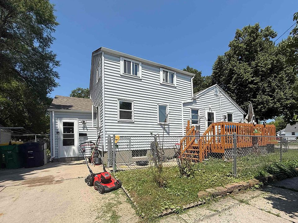 1st image of 1031 N Clay St