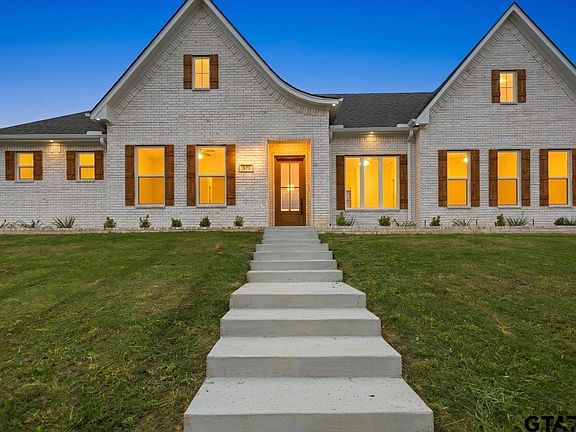 2nd image of 371 Mac Cir