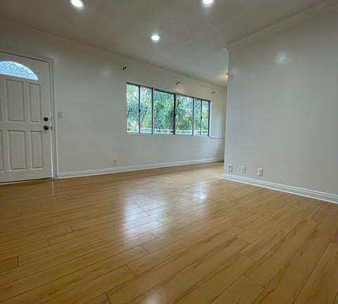 3rd image of 1331 18th St APT 4