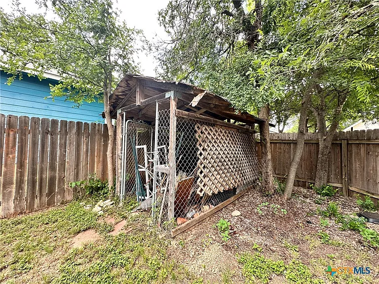 2050 Lisa Ln — Photo 42