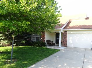 7696 Prairieview Dr, Fishers, IN 46038