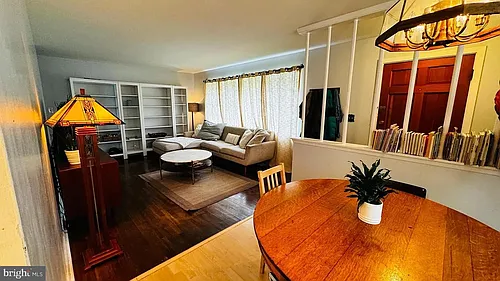 5024 River Rd Photo 1