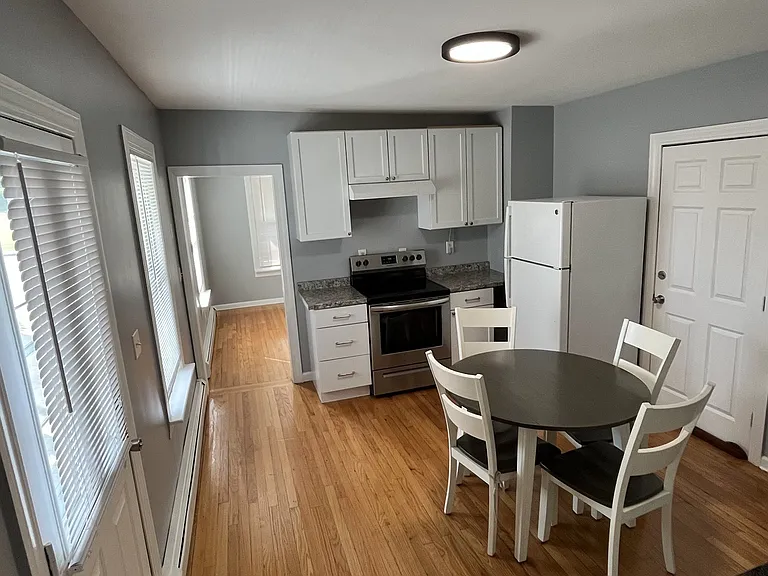 129 N Elm St #1 — Photo 6