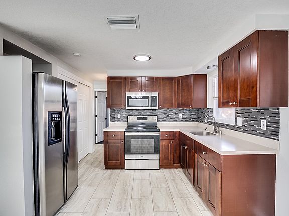 3rd image of 2441 Chancery Dr