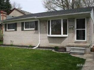 22511 Dorion St, Saint Clair Shores, MI 48082