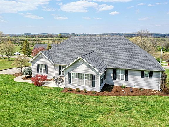 5th image of 224 Hidden Brook Dr