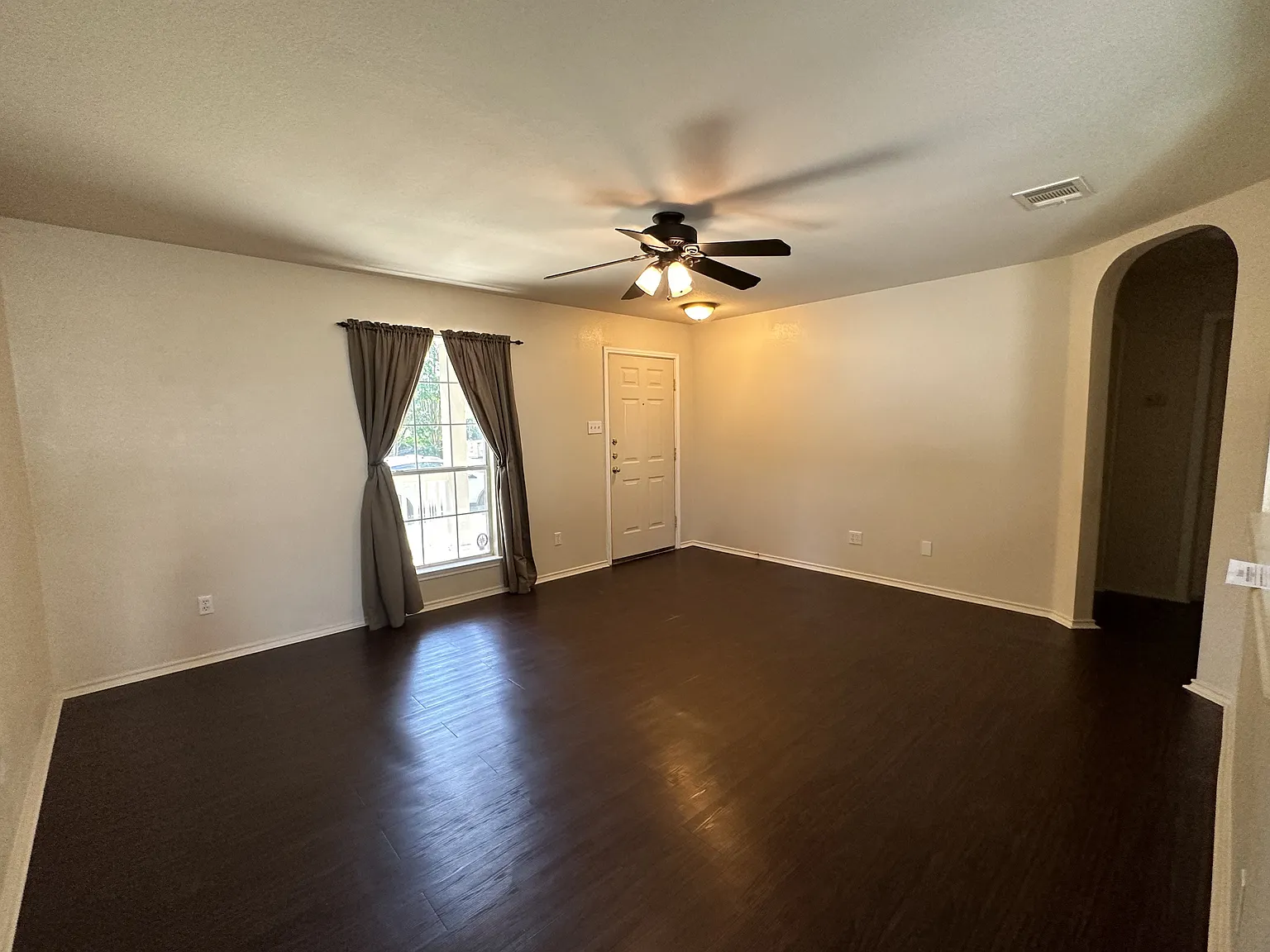 Charming 2 bedroom, 2 bath in Highland Park Subdivision. — Photo 3