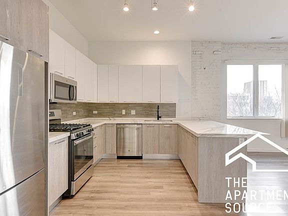 3rd image of 2551 S Wabash Ave #301