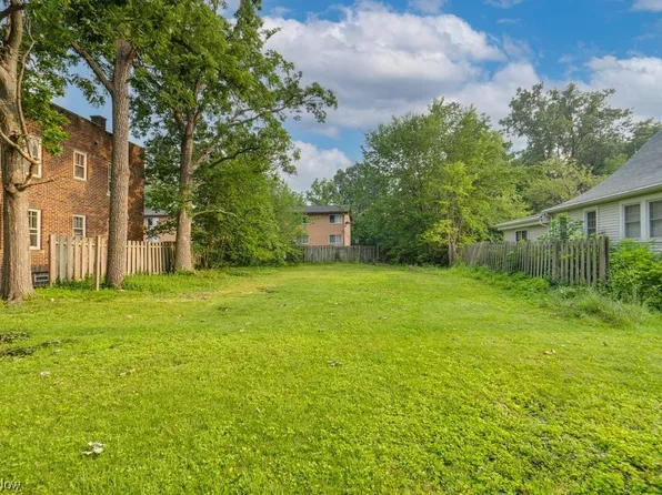 3rd Ave, Berea, OH 44017