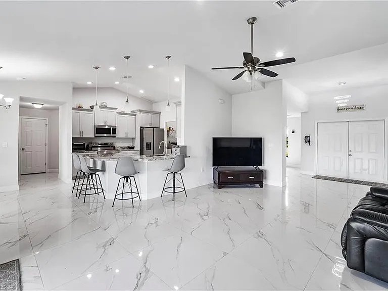 3008 Floyd Ave S — Photo 8
