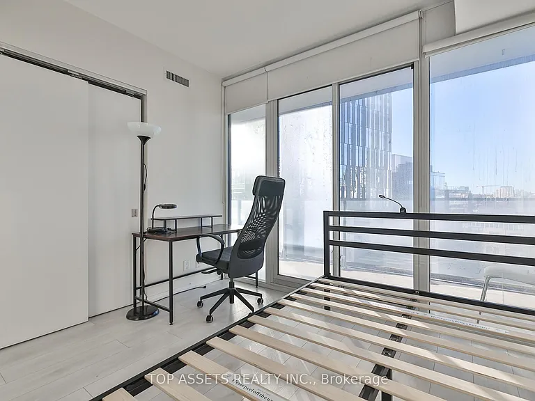 125 Peter St #602 — Photo 27