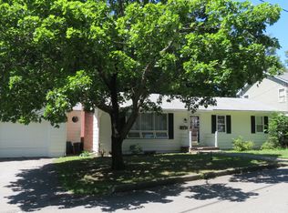 9 Benedict Rd, Cold Spring, NY 10516