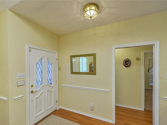 4th image of 1712 Willow Vale Dr