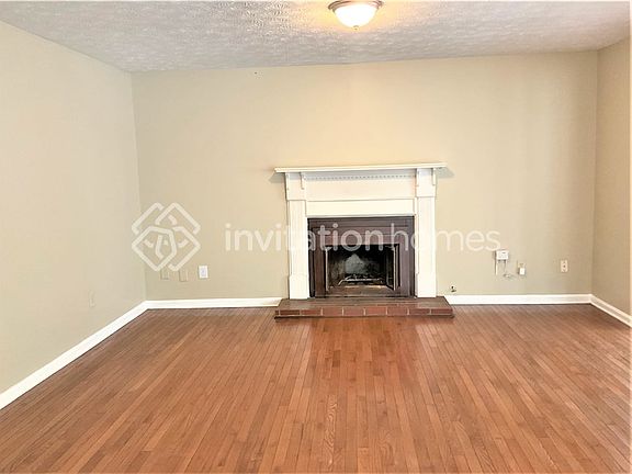 3rd image of 1445 Barclay Dr