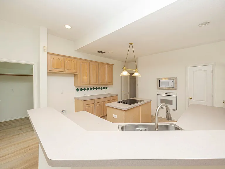 3103 Kingsbury Dr — Photo 33