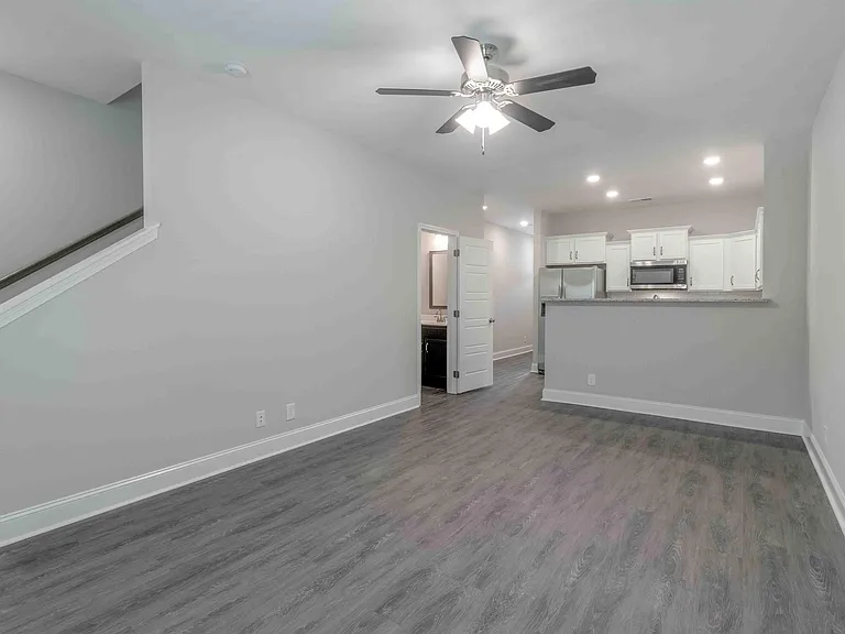 230 Smithson Ln — Photo 5