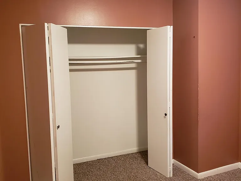 1752 S 440 W — Photo 8