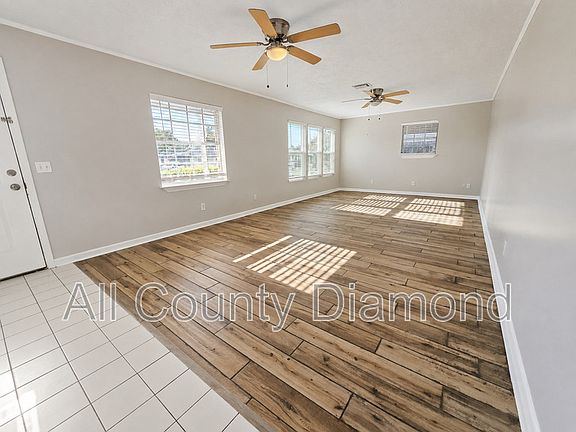 2nd image of 215 S Kimbrel Ave