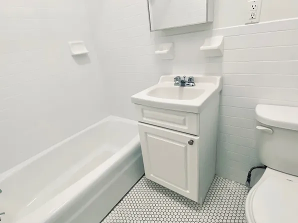 448 Amsterdam Avenue image 11 of 11