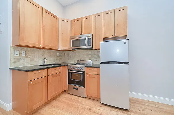 Rented by REAL New York | media 9