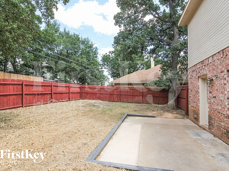 5611 Chimney Rock Dr — Photo 14