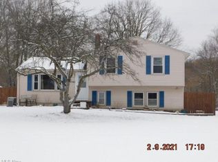 1043 Winchell Rd, Aurora, OH 44202