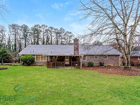 2nd image of 2624 Hickory Valley Dr