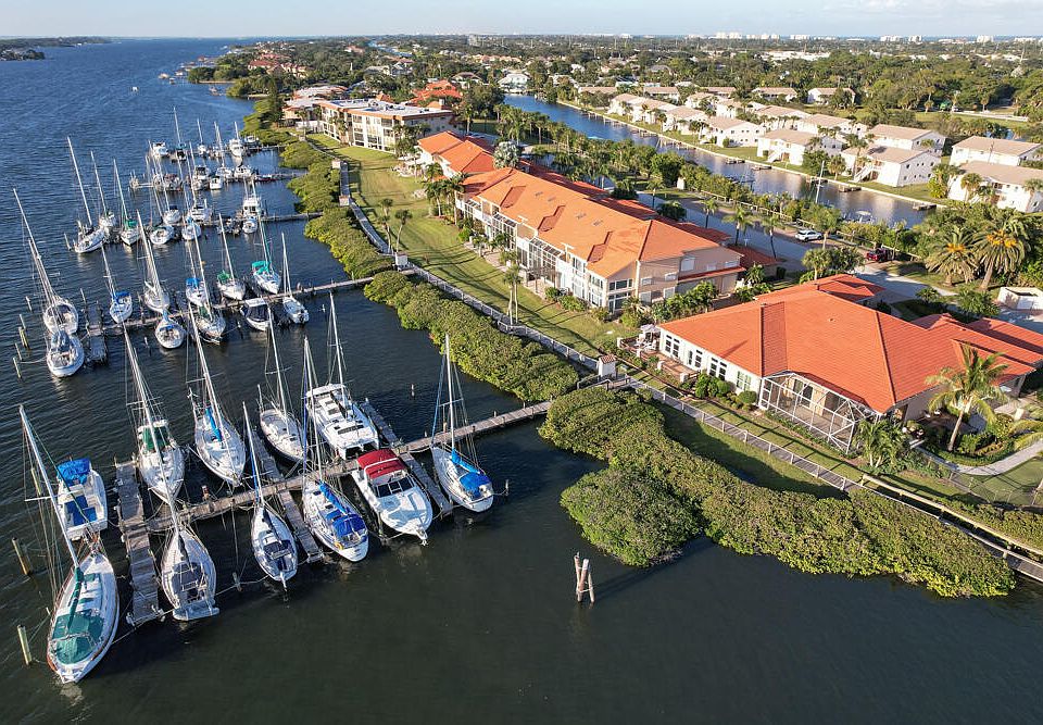 1st image of 10 Marina Isles Blvd