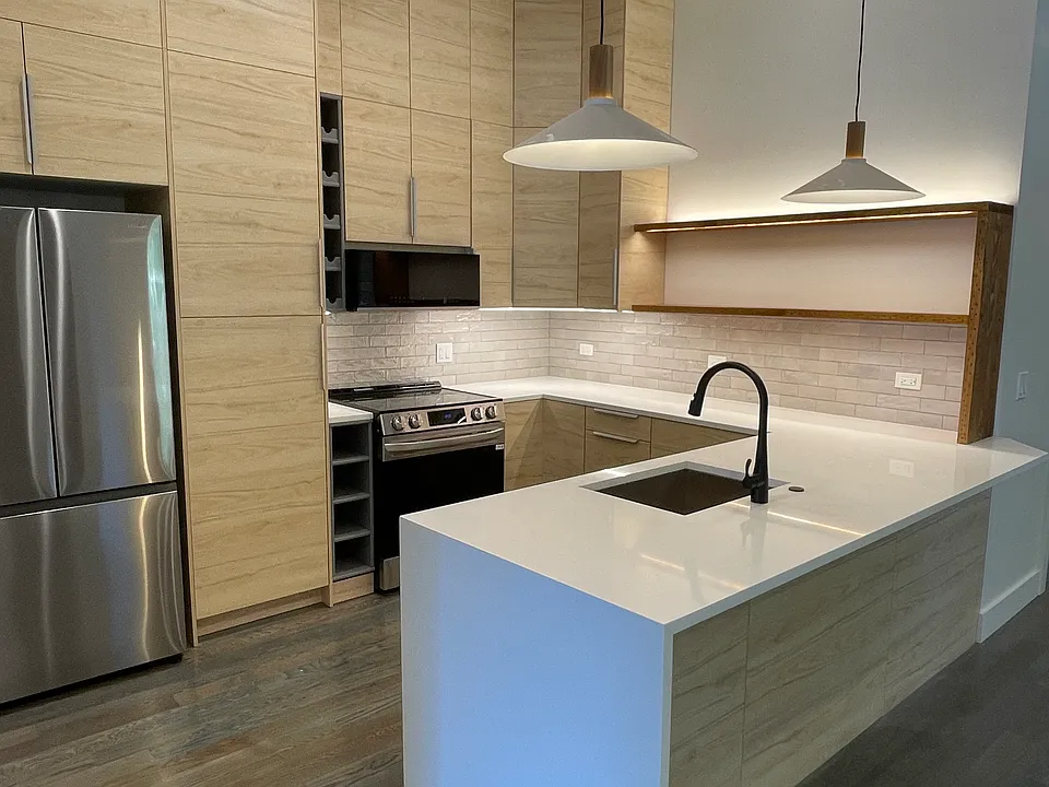 1057 N Wolcott Ave #2N