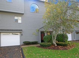 8 Eastview Dr #8, Brookfield, CT 06804
