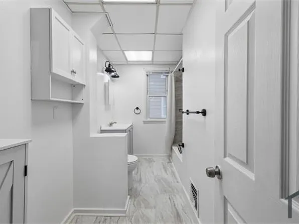 64 Rowe Ave Floor 2, Hartford, CT 06106
