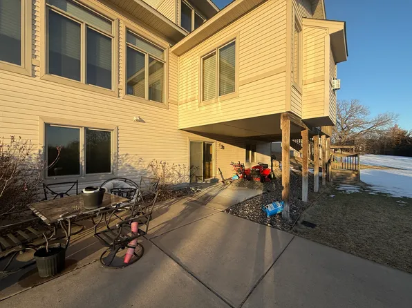 475 Moers Cir, Chaska, MN 55318